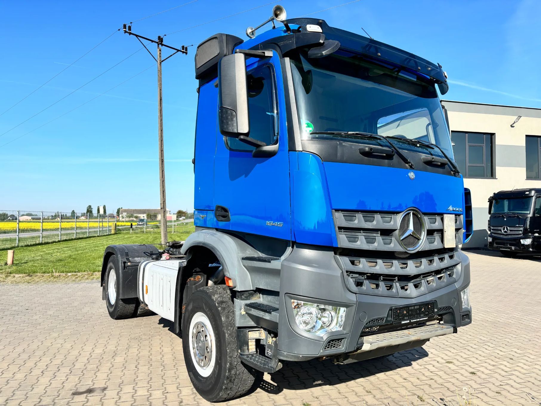 Mercedes-Benz Mercedes-Benz AROCS 1845 stały napęd 4x4 na wał , hydraulika do wywrotki , z Niemiec , zawieszenie poduszka, (nie HAD, nie Hydrodrive), blokady mostów 4x4  4x4 AROCS, stały napęd na wał , 1845