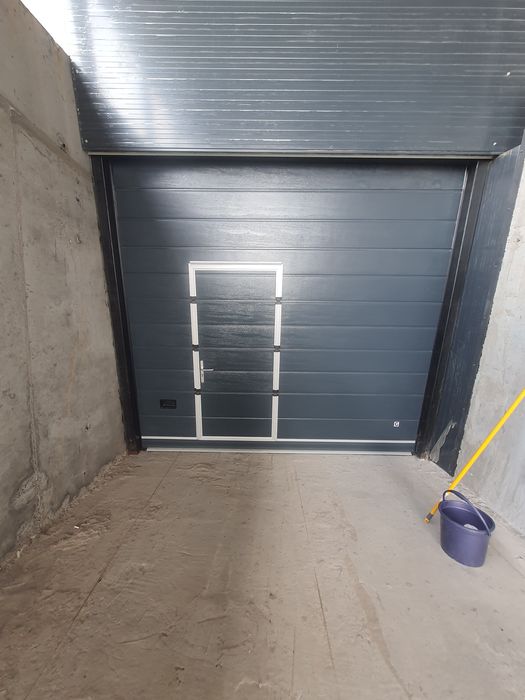 Ремонт Секційних воріт