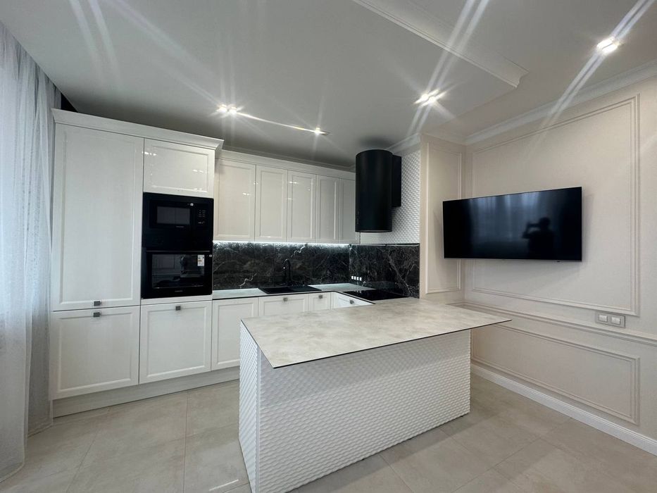 Продам 1 комнатную просторную квартиру в Альтаир 2