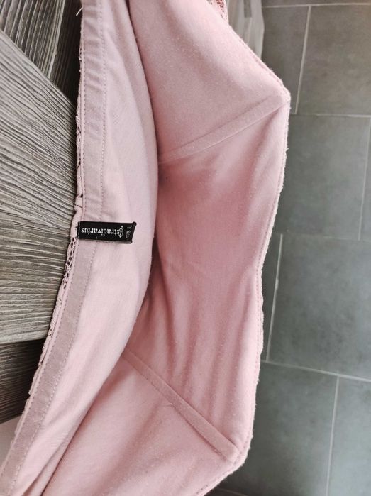 Damska bluzka hiszpanka z koronką. Marka Stradivarius. 36/S. Stan bdb.