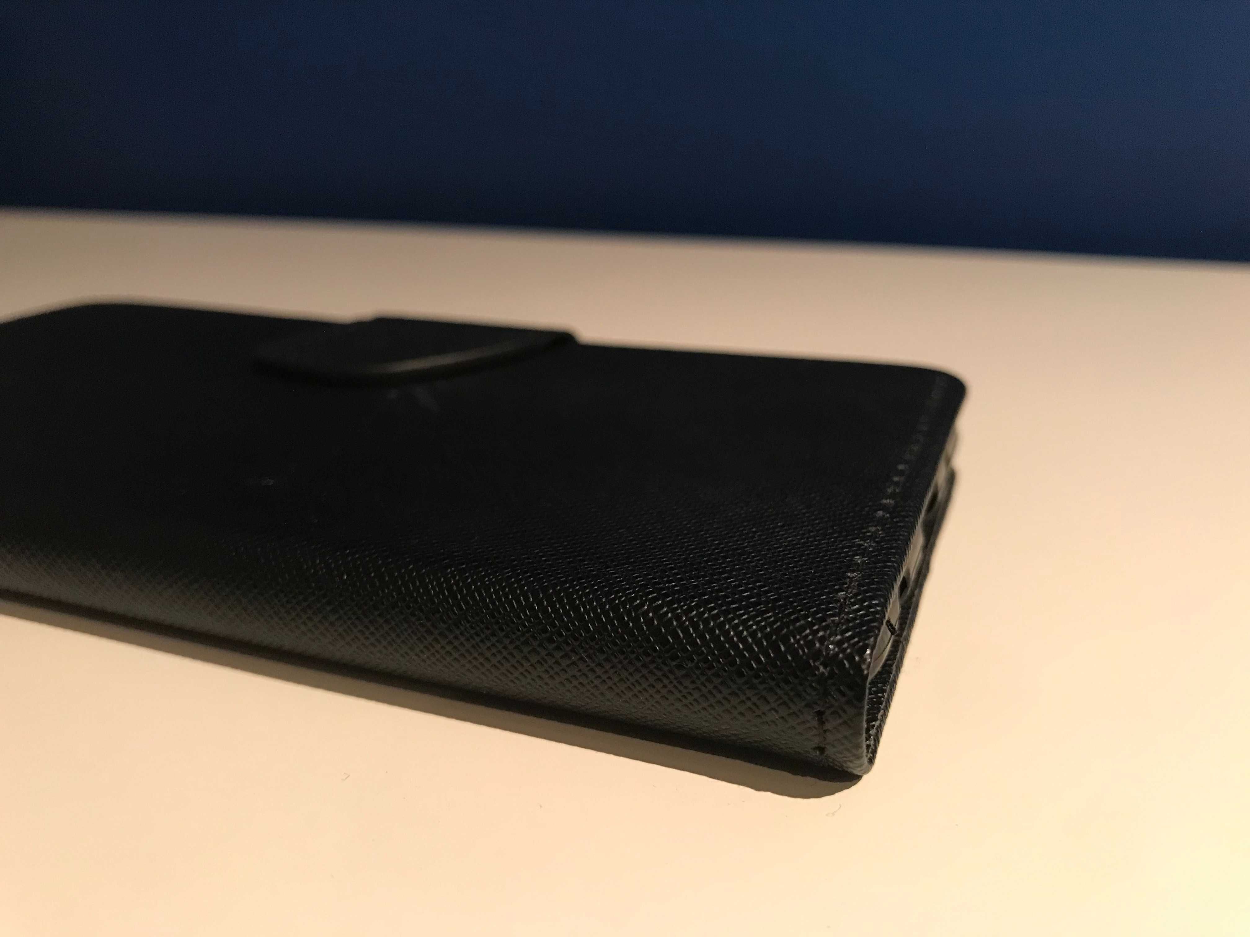Etui na telefon komórkowy
