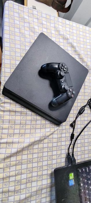PlayStation 4 Slim 500GB - Preto