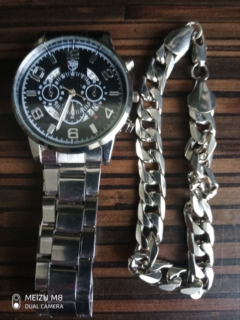 Мужские новые наручные часы.