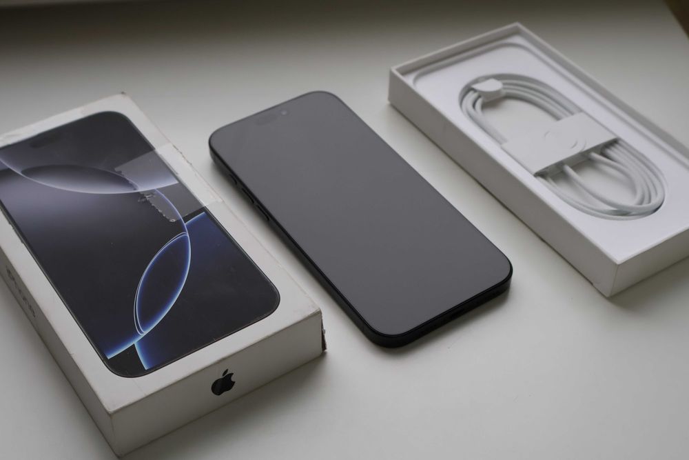 Новий Apple Iphone 16 Pro Max 256Gb Black Titanium Neverlock