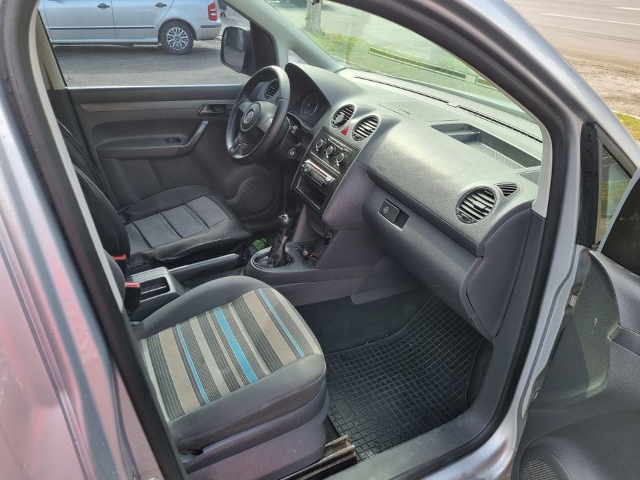 Продам VW CADDY  оригинальный пассажир декабрь 2010г.в.010ш