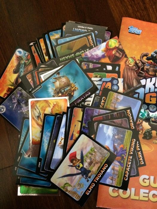 Skylanders Giants (Topps) - Cartas colecionador + guia