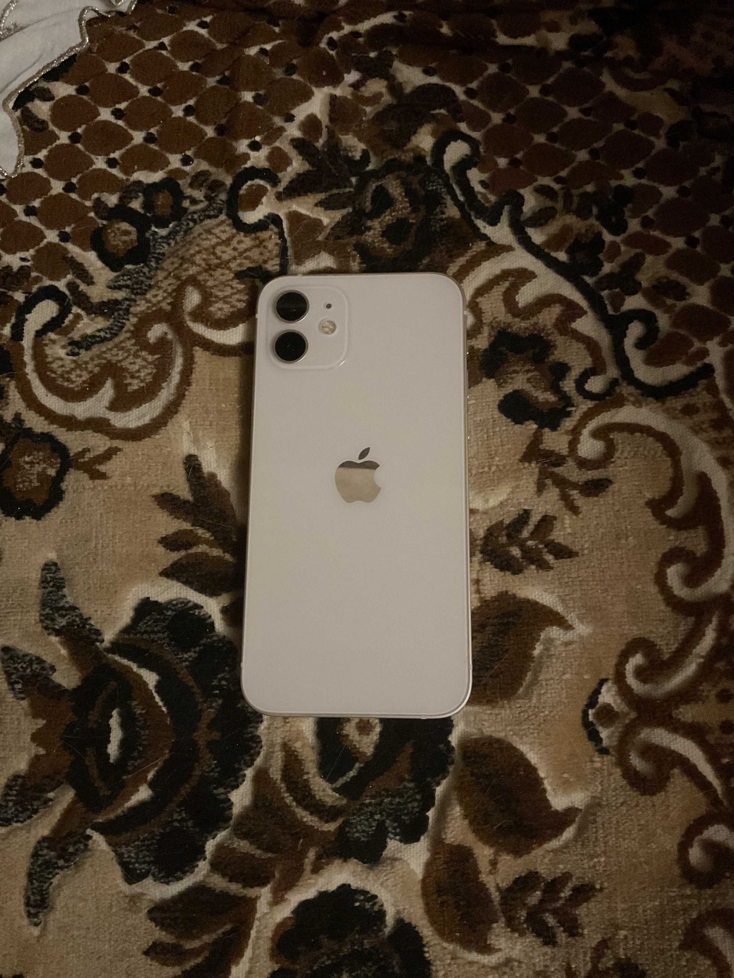 продам Iphone 12/64 (R-sim)