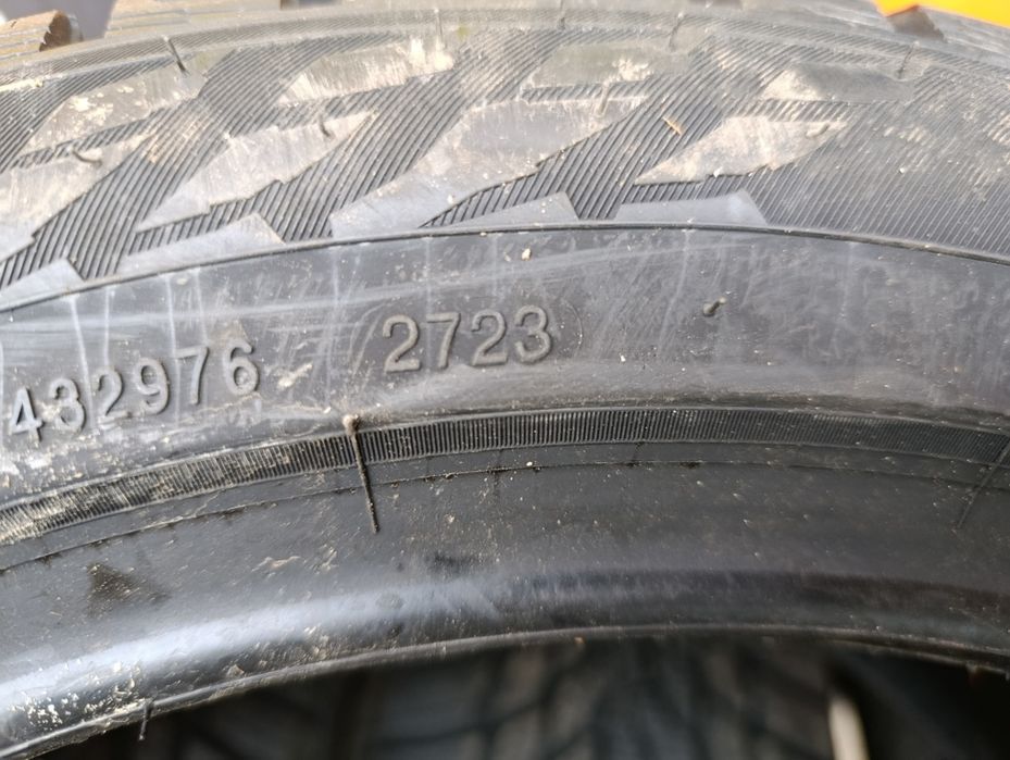 Продам комплект шин Nokia Snowproof 1 245/45-17