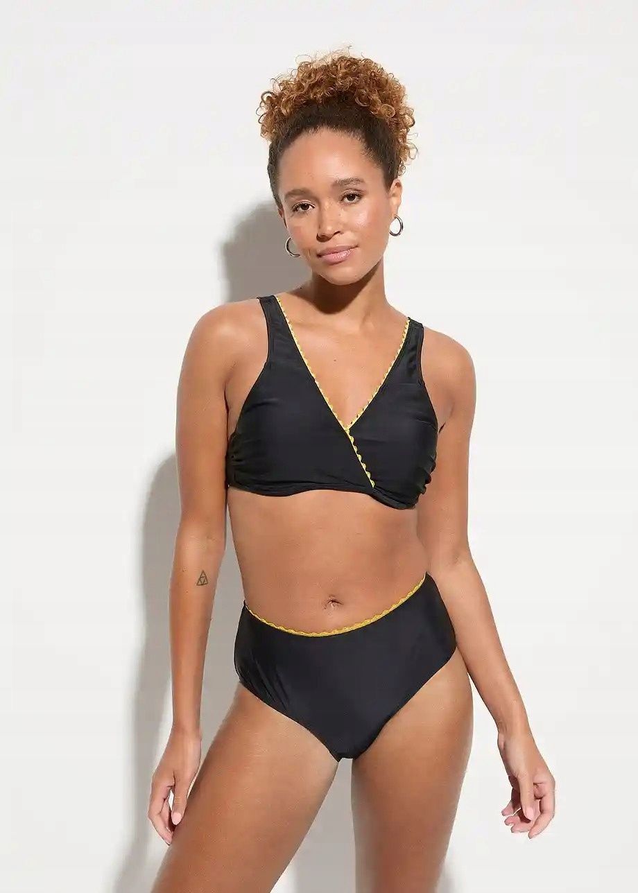 B.P.C bikini czarne ze złotą koronką usztywniane ^38(75D)