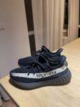 adidas Yeezy boost 350 v2 Oreo 40 2/3 onyx zebra carbon
