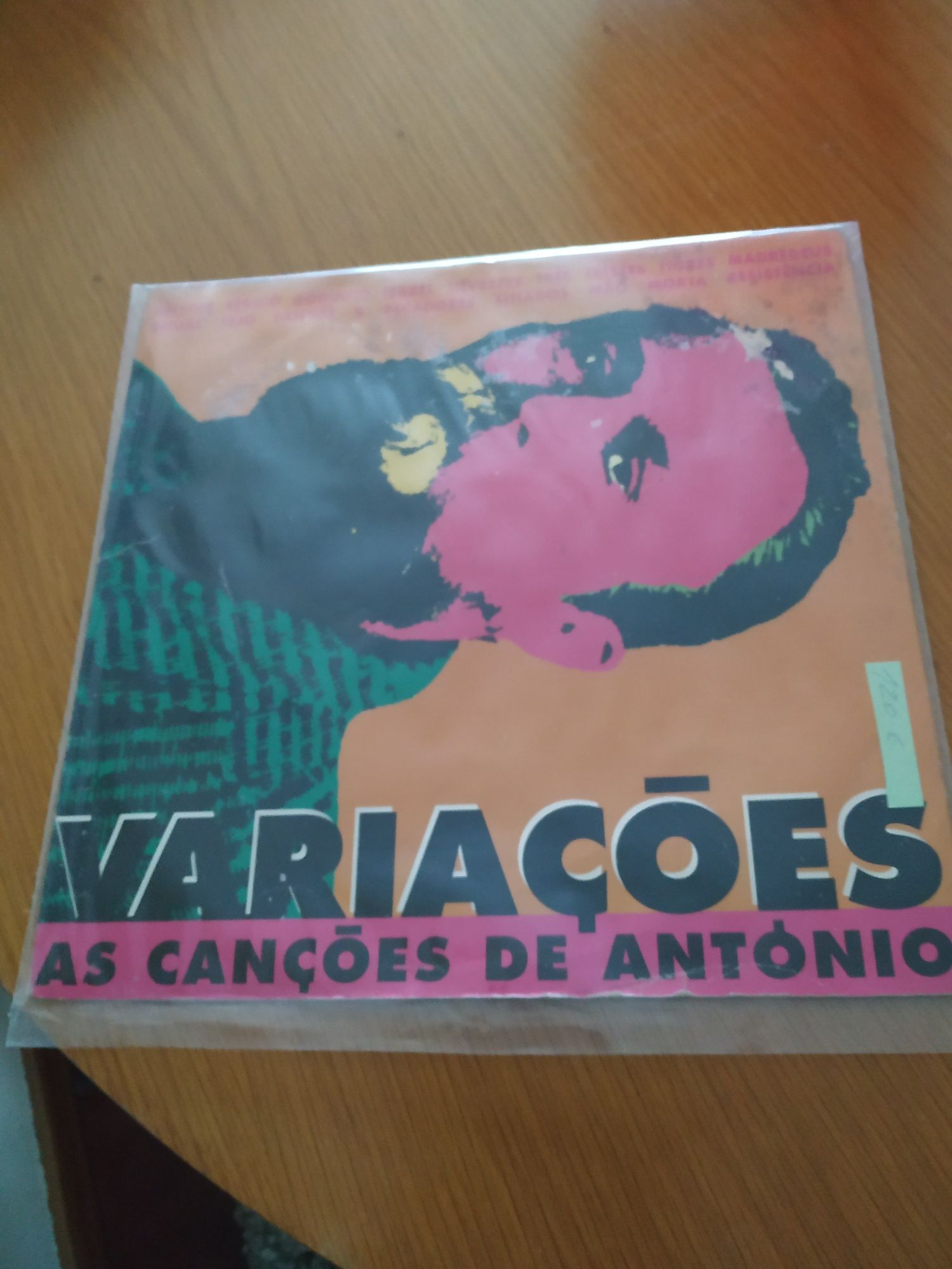 Álbum de vinil de vários. Antônio variações as canções de Antônio.