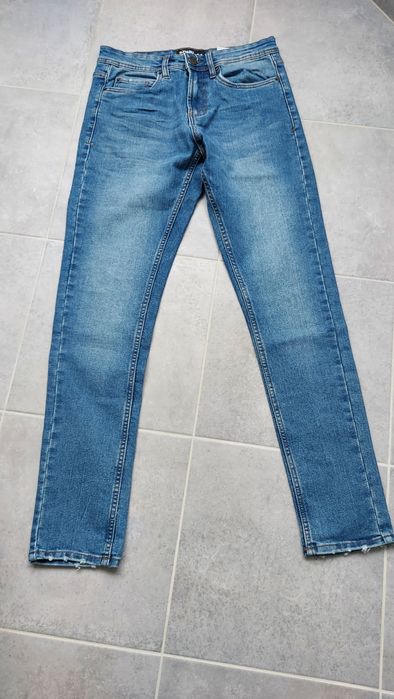 Jeansy młodzieżowe  sinsay roz 28