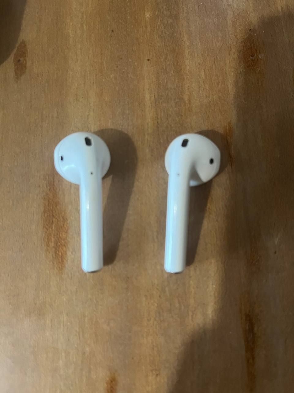 Наушники Apple AirPods with Charging case (2-е поколение)