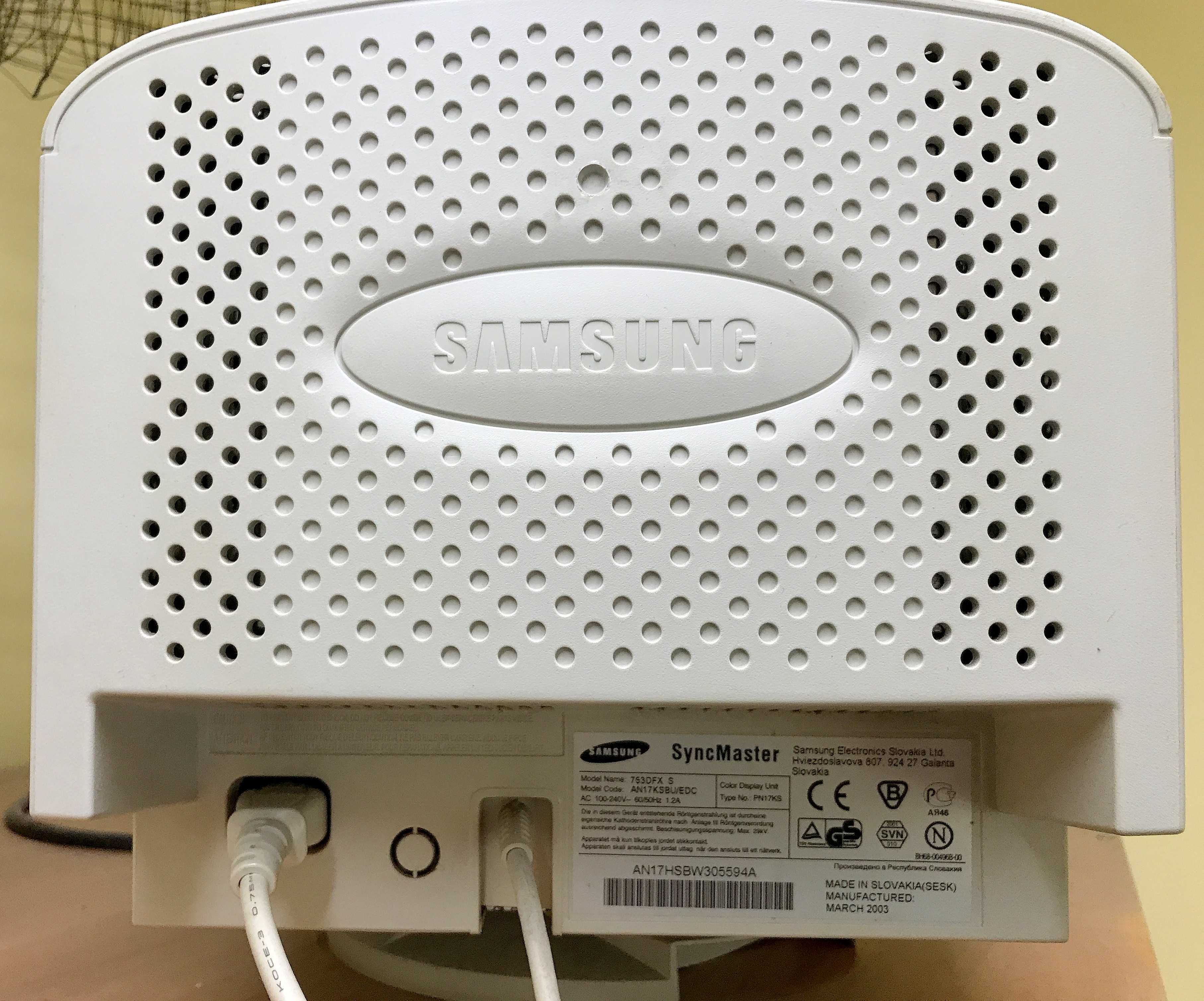 Monitor Samsung SyncMaster z 2003 roku