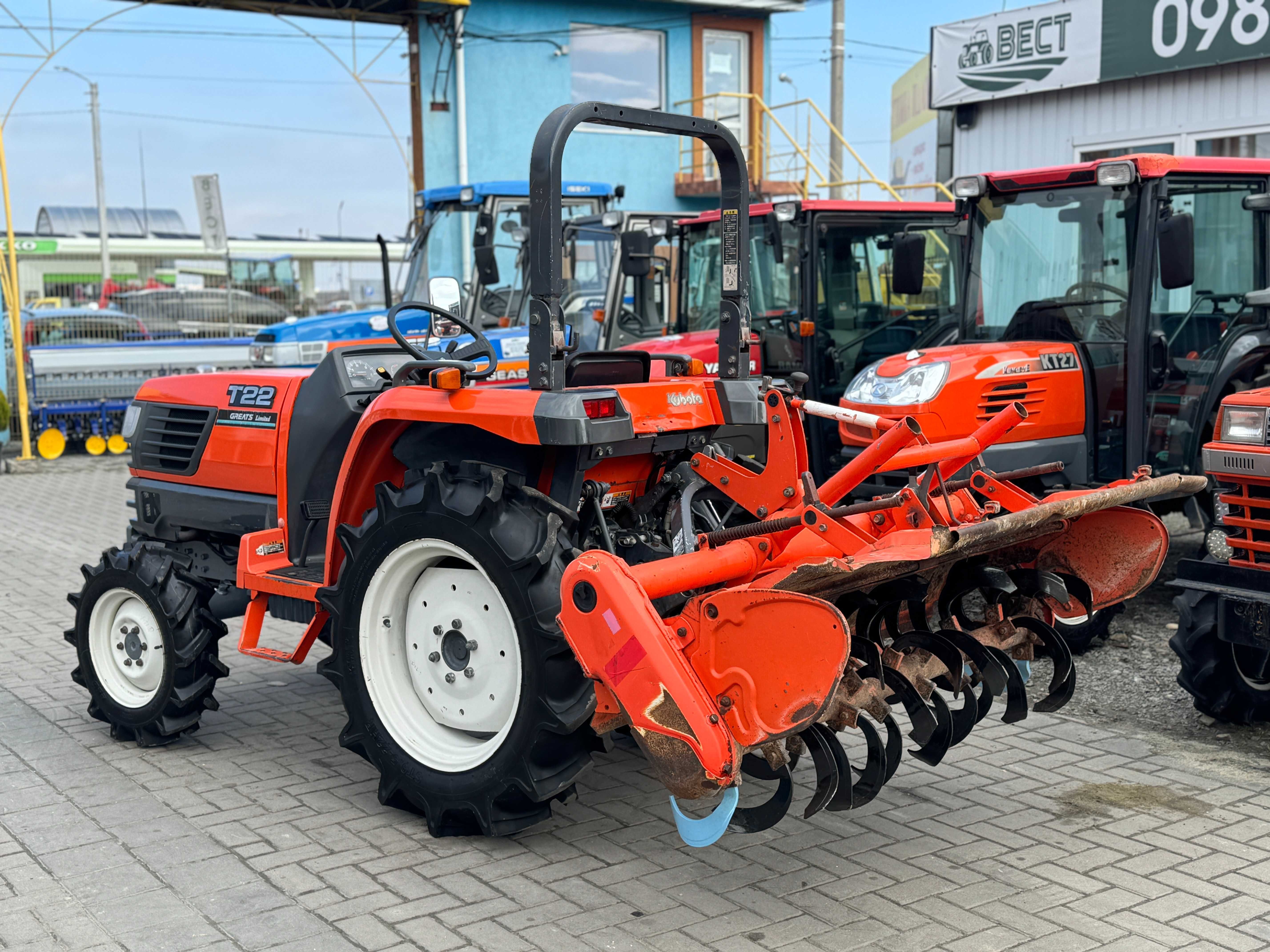 Японський мінітрактор KUBOTA T-22 + фреза