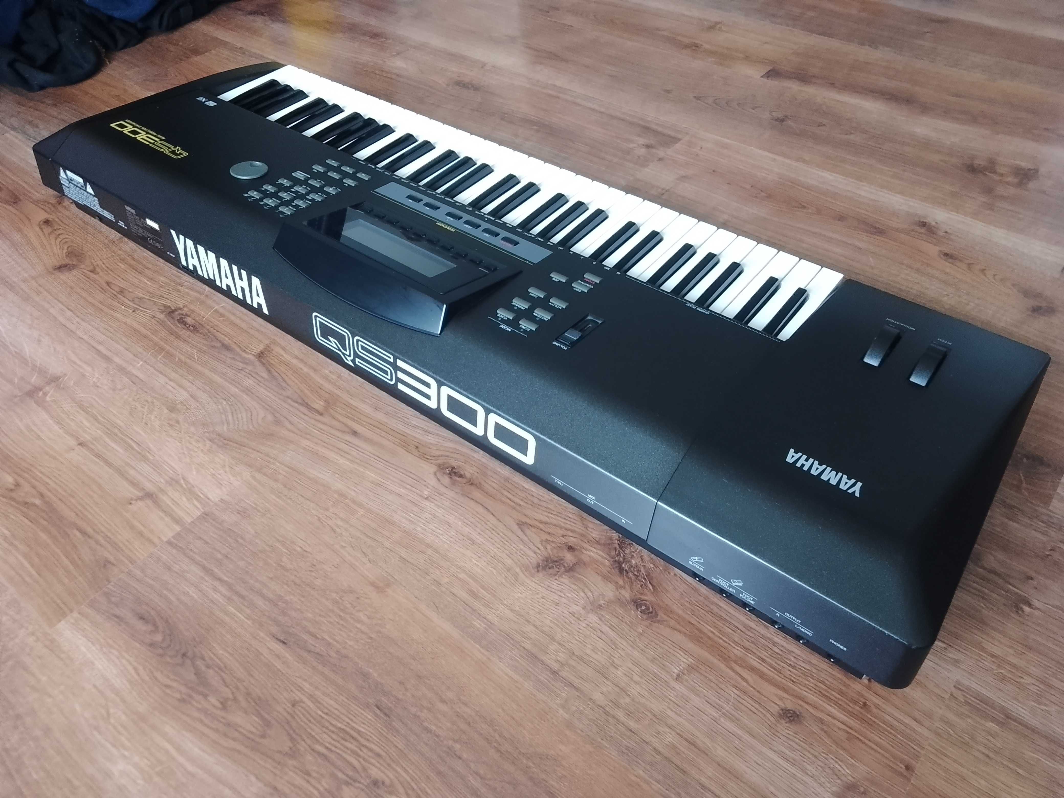 Yamaha QS 300 piękny stan