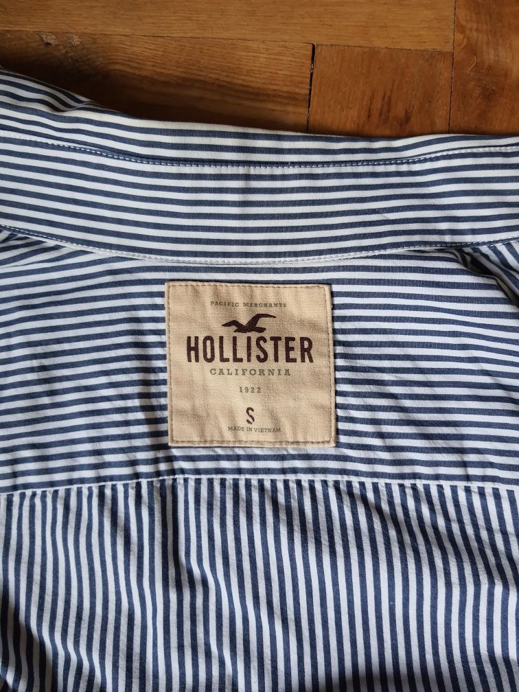 Сорочка на довгий рукав у вертикальну полосу від Hollister