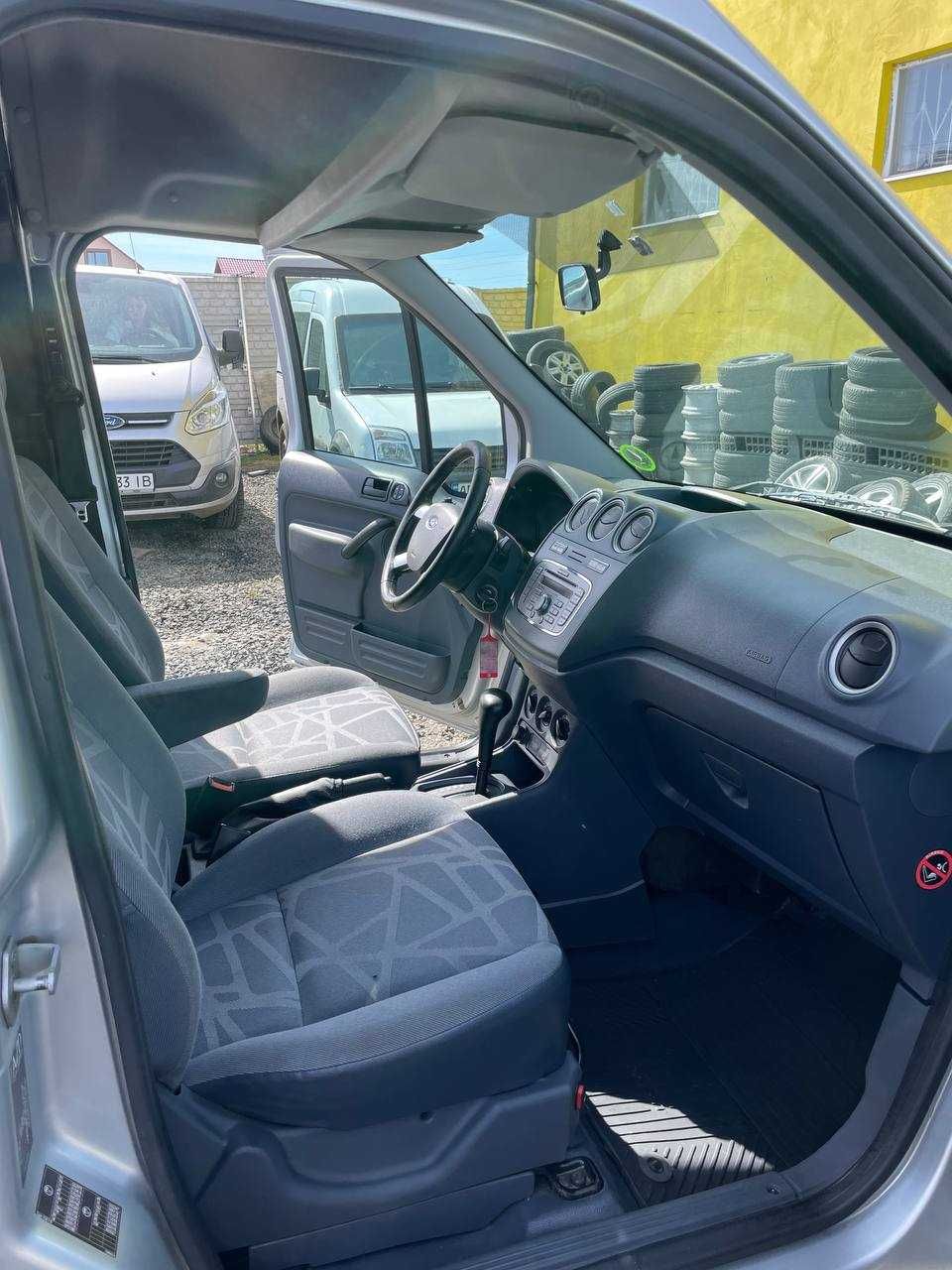 Ford Transit Connect 2011