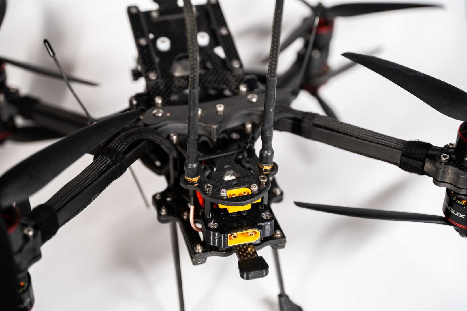 Cinelifter FPV La Mamba 9" + Baterie