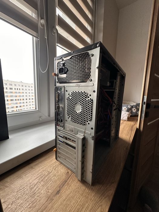 Komputer stacjonarny