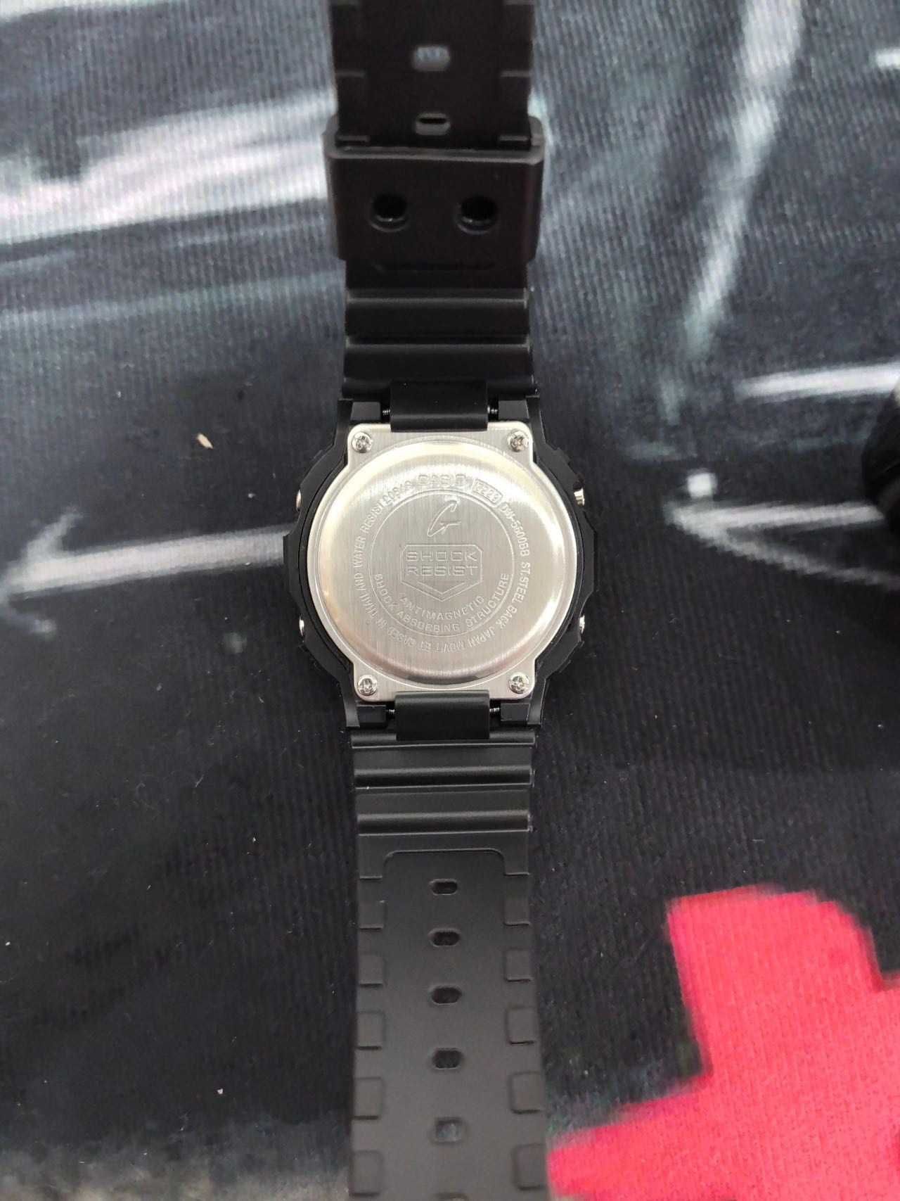 Casio G-SHOCK Czarny Kwadrat – Klasyczny Design i Wytrzymałość