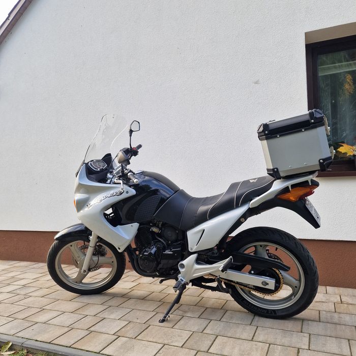 Honda Varadero 125 XL 125/500 kat B/A1 profesjonalnie zbudowany