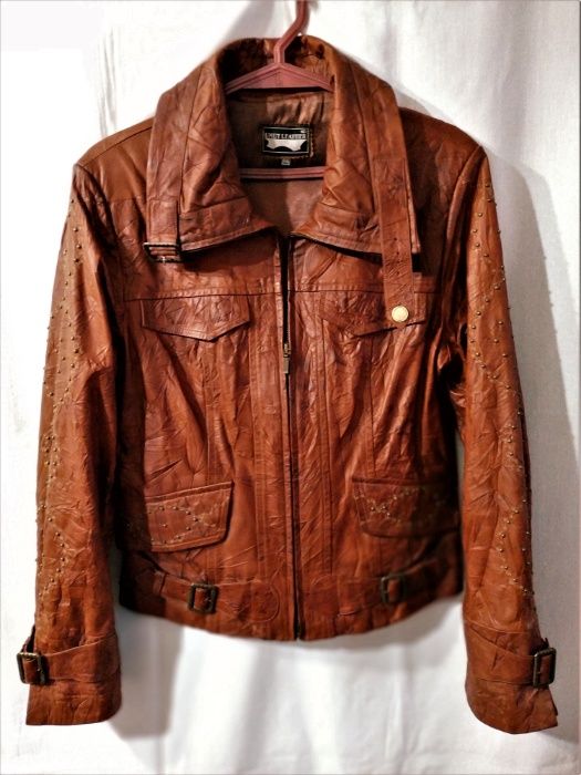 Продаётся кожаная куртка женская,размер 46-48