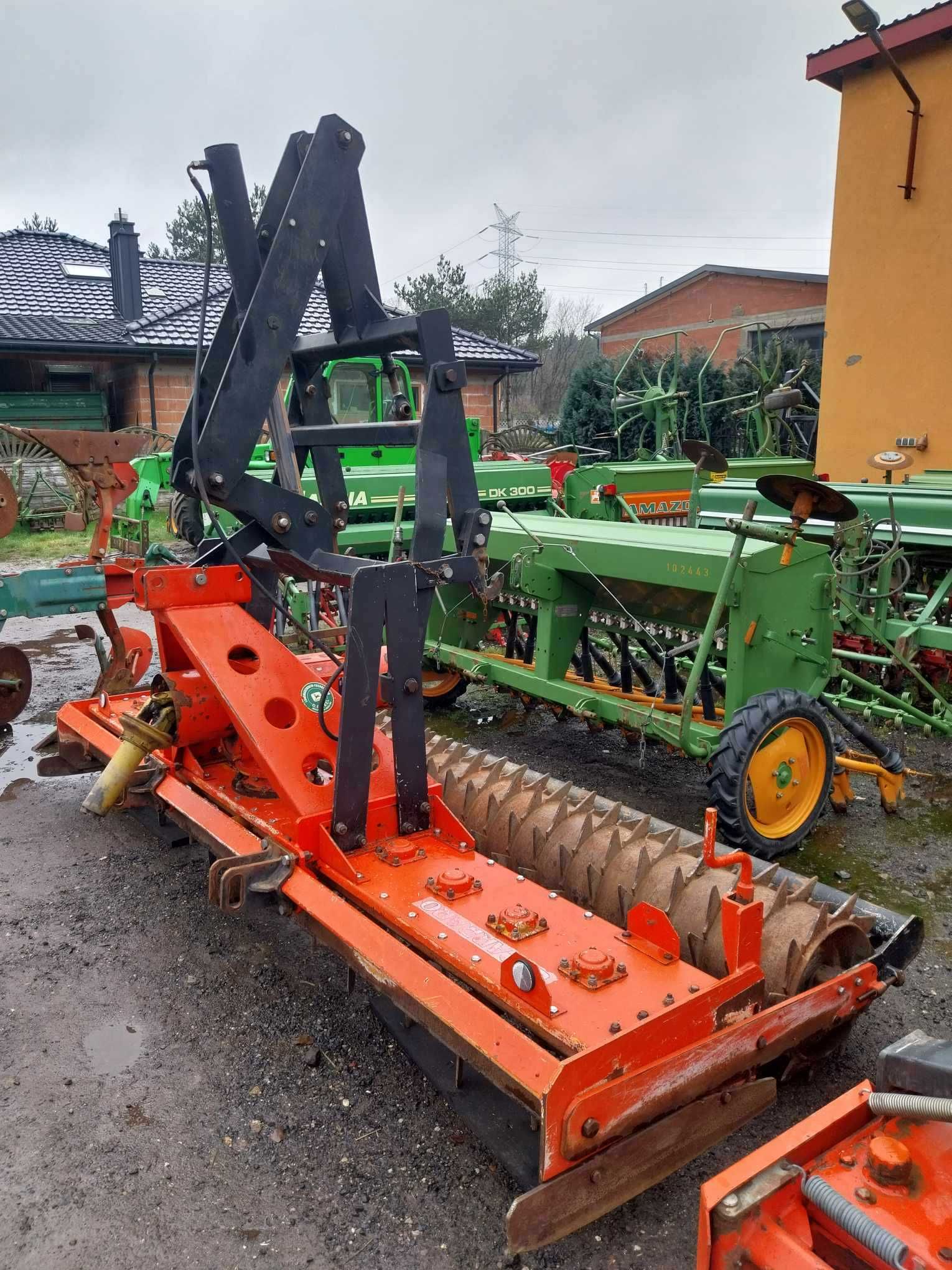 SIEWNIK do zboża AMAZONE D8 Specjal 2,5m grabki drobny wysiew ŚCIEŻKI3