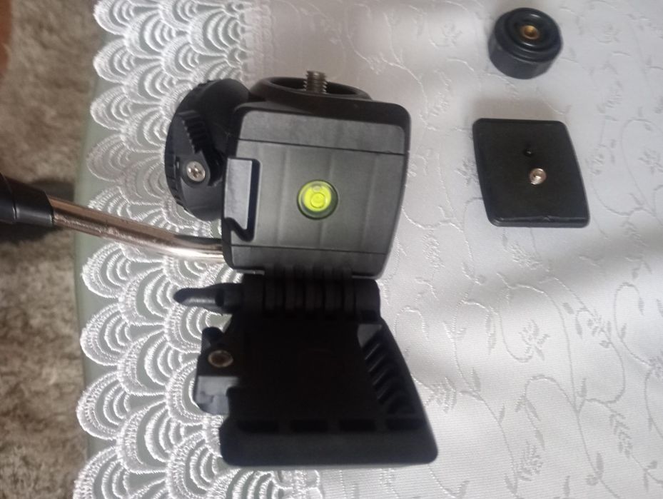 Uchwyt do statywu pod aparat lub kamerę