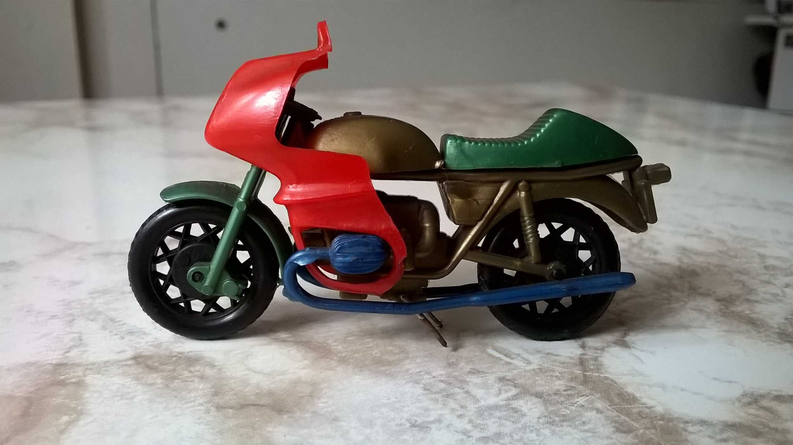 model motoru, motocykla, ścigacza - plastikowy