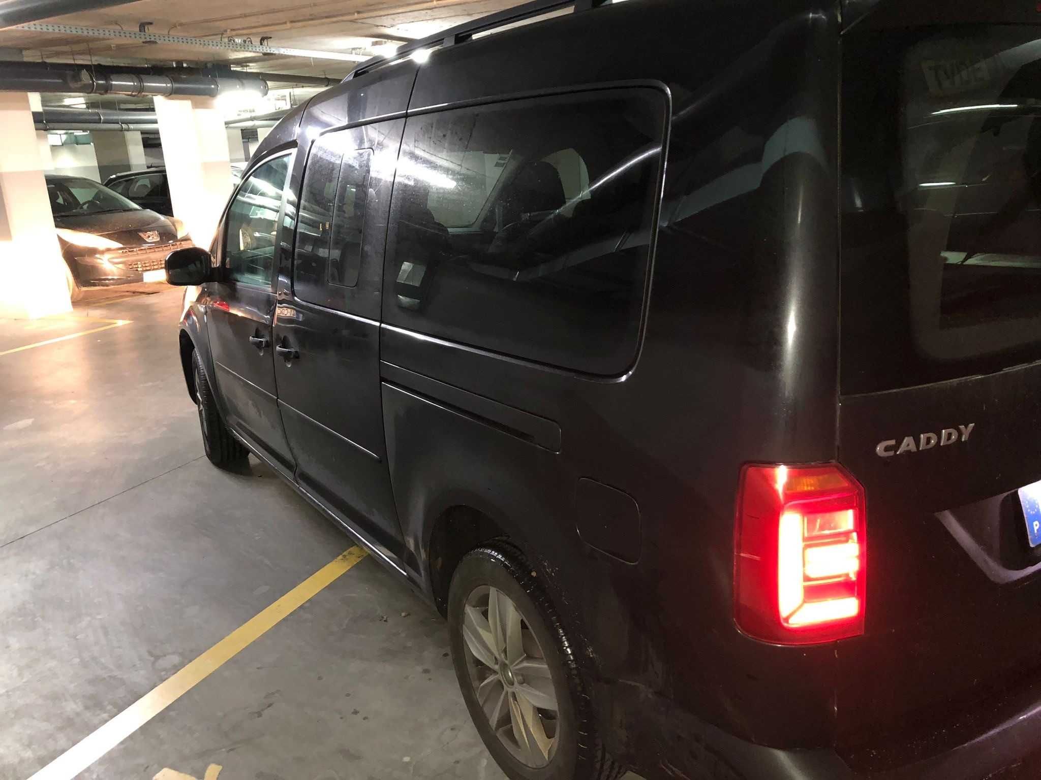 VW Caddy XL 2019 7 Lugares Bom estado geral