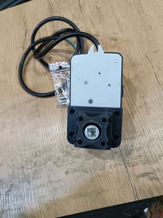 Siłownik Obrotowy NENUTEC          NABM1.2-0,5