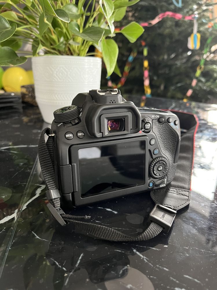 Lustrzanka Canon EOS 80D