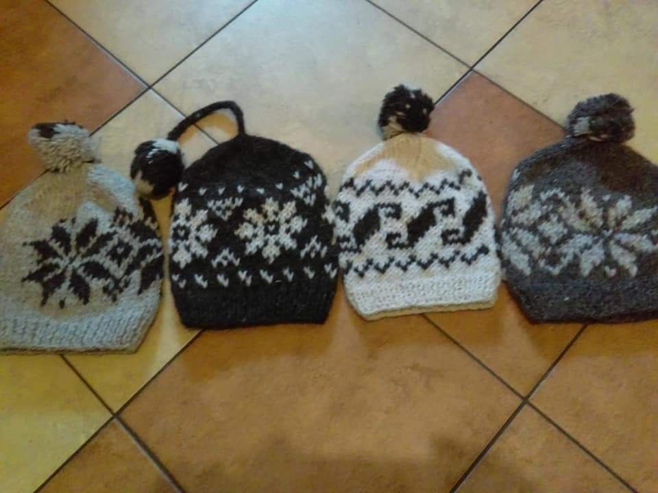 Sweter 100% wełna owcza ręcznie robione.