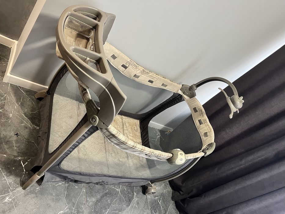 Дитячий манеж-ліжечко у хорошому стані