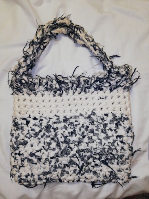 Bolsa/mala em Croché feita a mão
