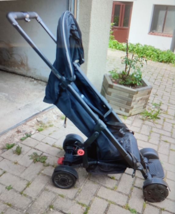 Kompaktowy wózek spacerowy