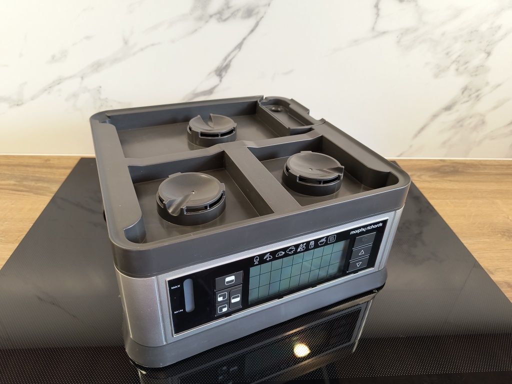 Parowar poziomy Morphy Richards Intellisteam 48780
