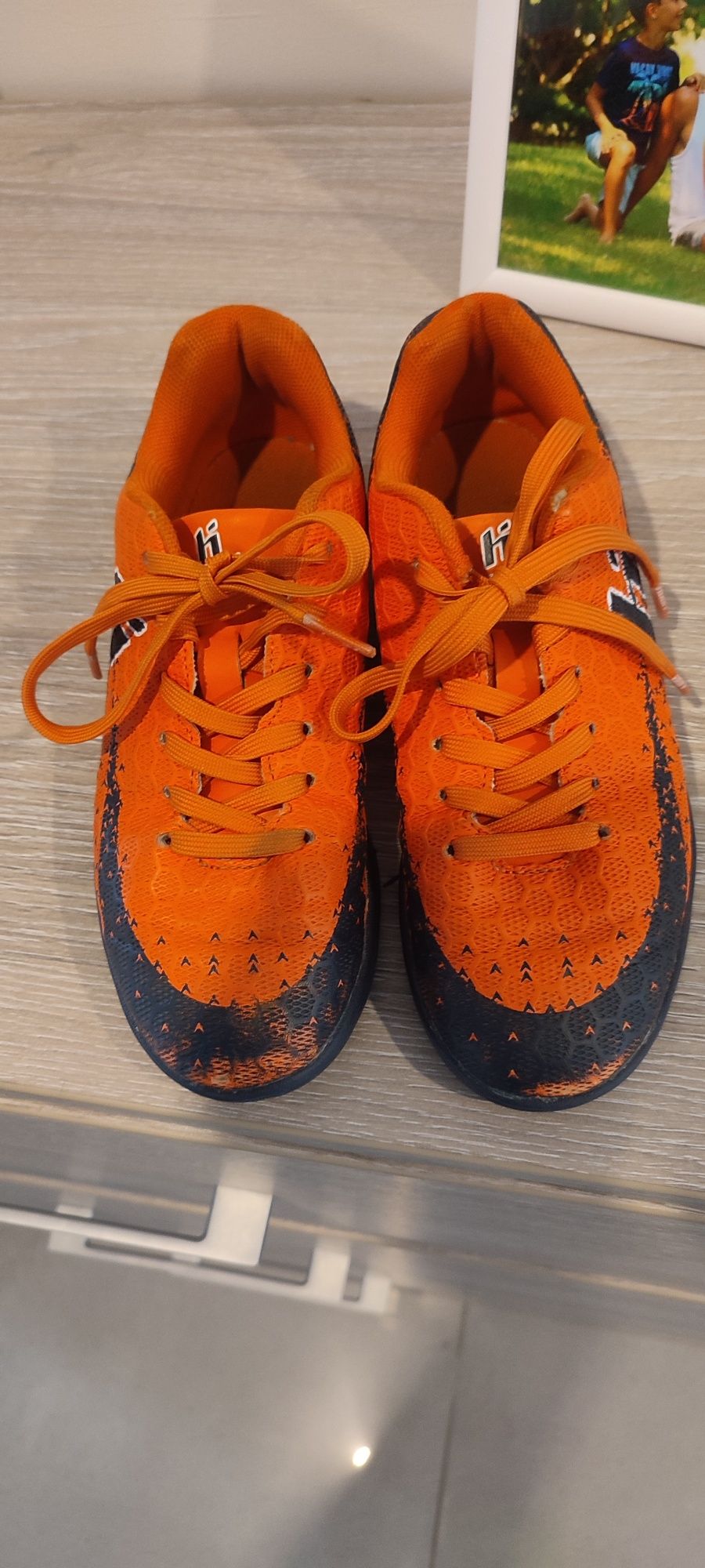 Sprzedam buty halowe  chłopięce 33 Huari