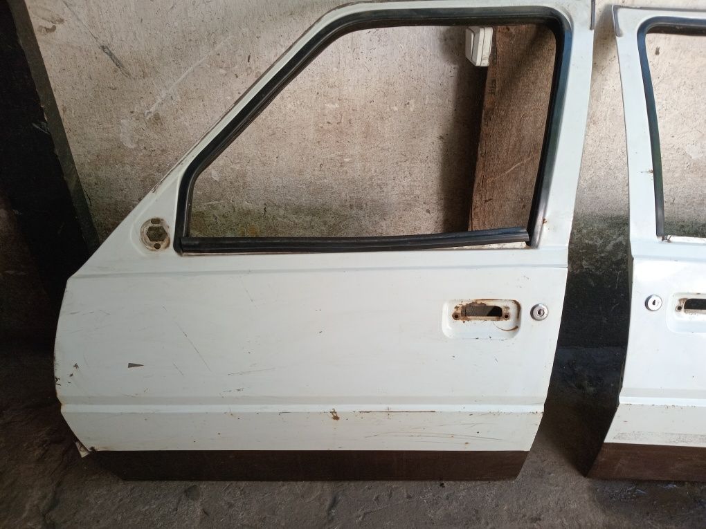 Продам двери на Таврия Пикап-Славута