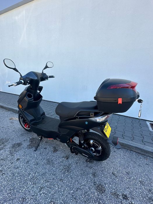 Trotinete neovolt runner