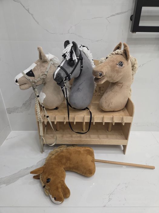 Zestaw koniki Hobby Horse + stajnia, format  A3