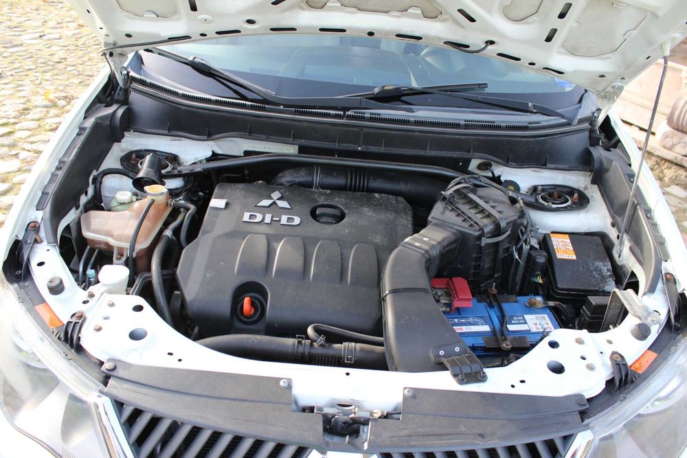 Mitsubishi Outlander 2009 2.0 140KM 4WD