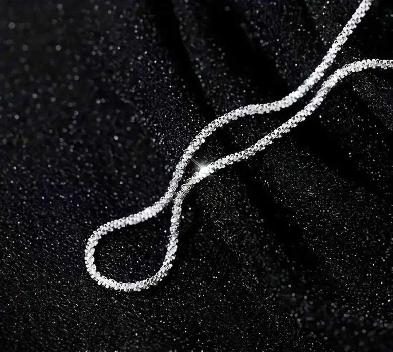 Жіночий срібний браслет з блиском