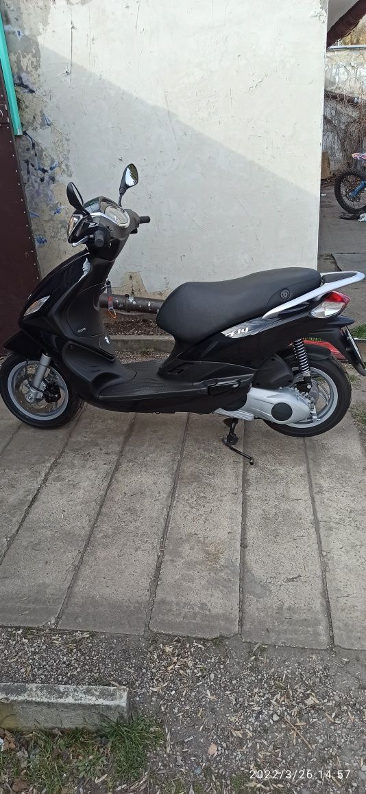Skuter Piaggio fly