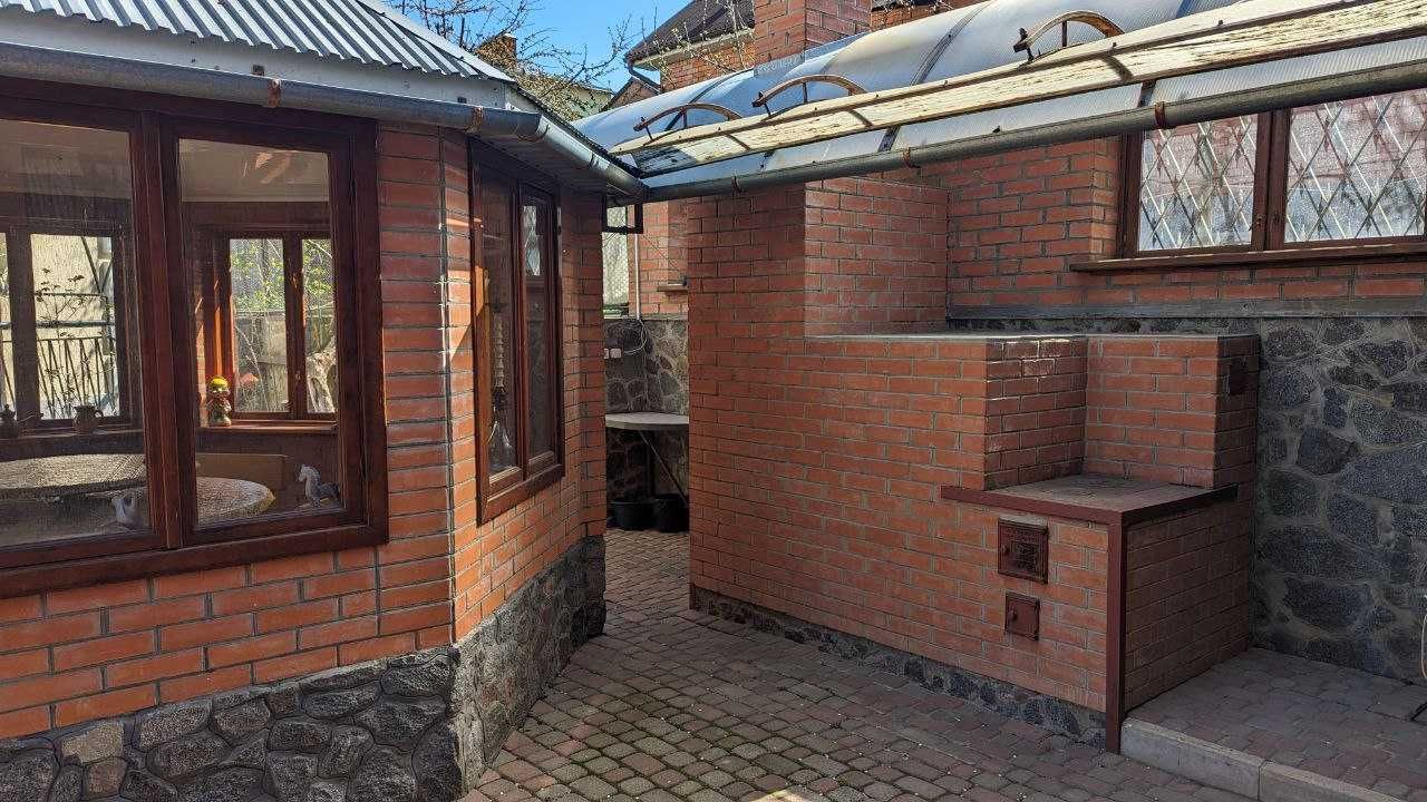 Продається добротний будинок в Центрі! Для великої родини