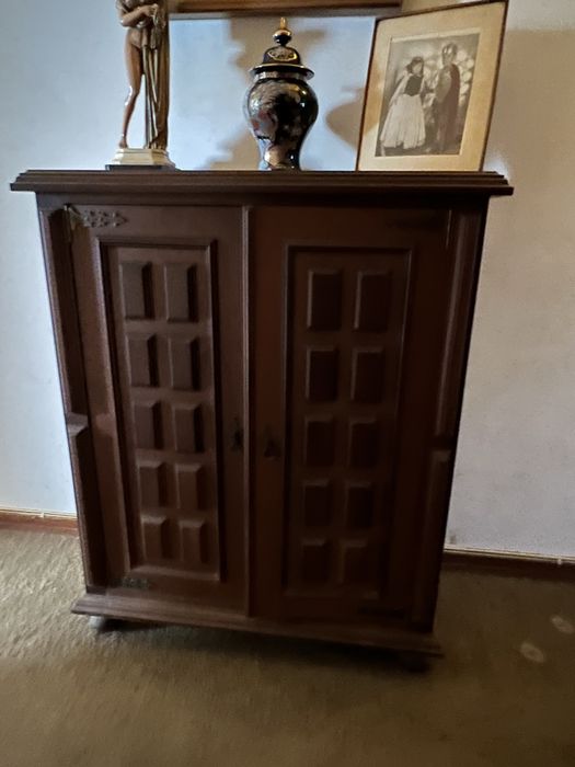 ULTIMO FIM-SEMANA - Movel maciço de apoio 82 x 37 x 100 cm