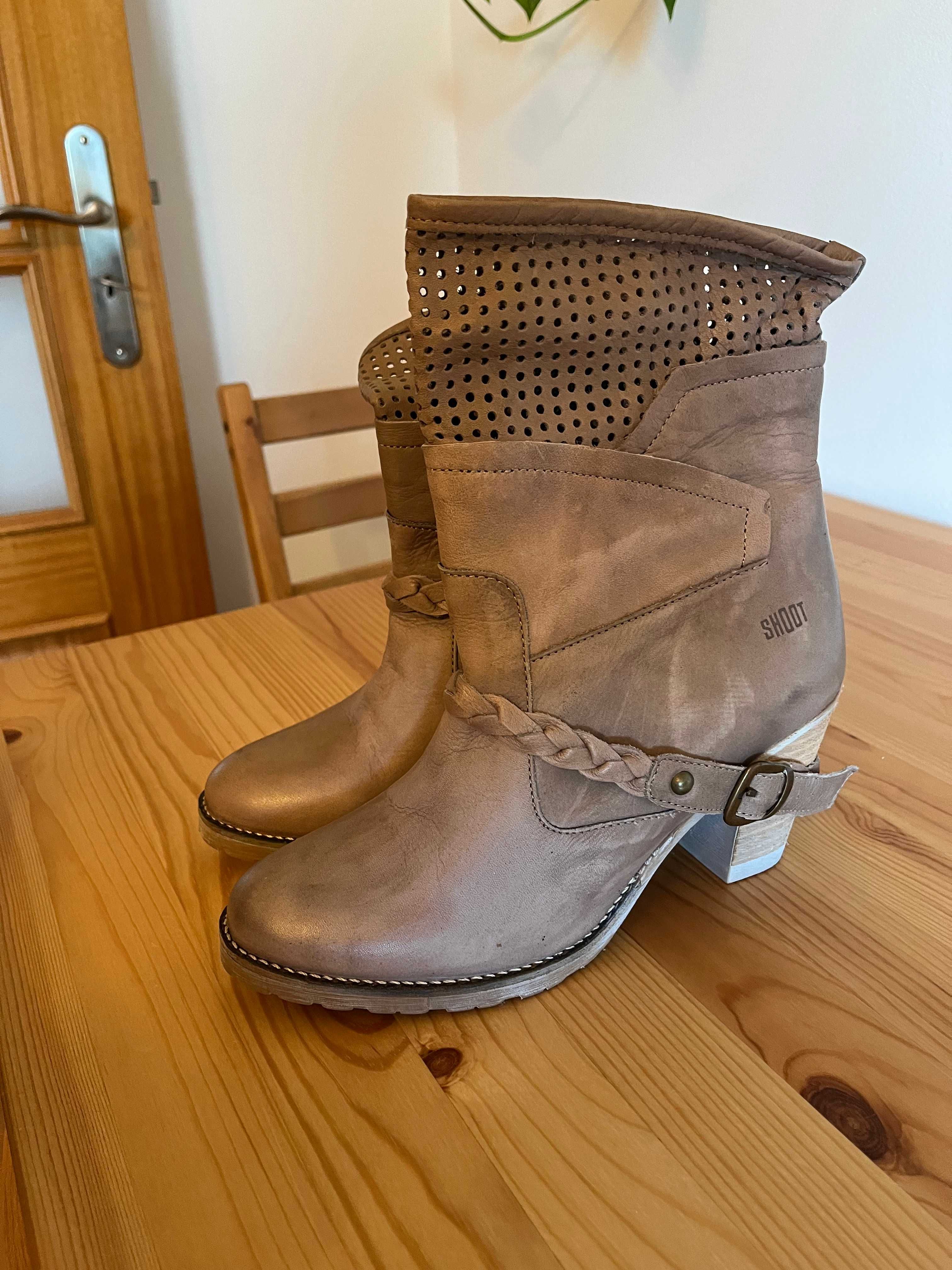 Botins em pele | Novos | bege