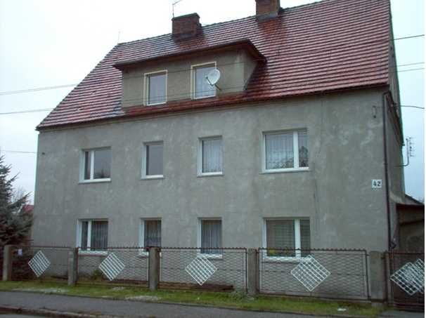 Wyjątkowa oferta inwestycyjna! Dom z  5 mieszkaniami w Wójtowej Wsi