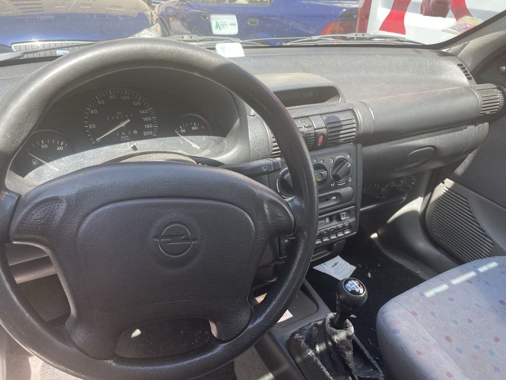 Opel Corsa 97 1.0 gasolina.